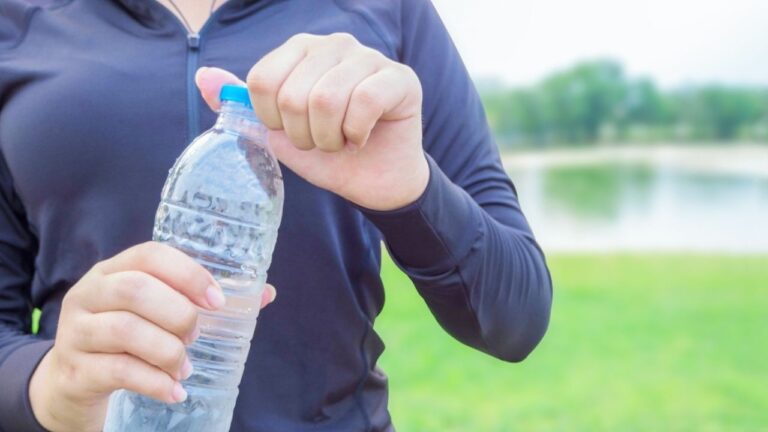 How Do Plastic Water Bottles Affect Humans: The Facts You Need to Know